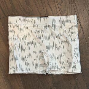 Mizuno XL Softball Athletic‎ Shorts White Gray Patterned